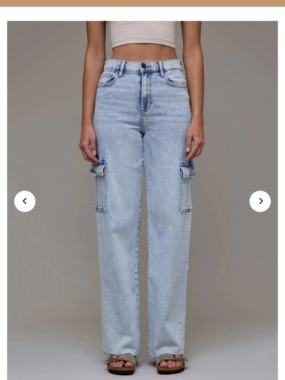 Hidden Logan Light Wash Cargo Jeans - Wide Leg Women’s Jeans, size 28